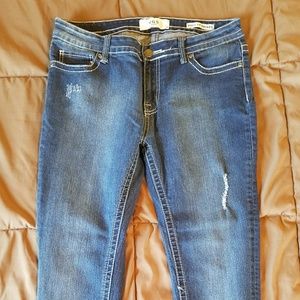 VHS roll up skinny jeans